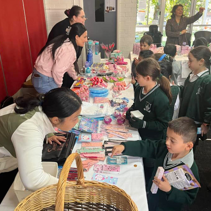 St Anthony's Catholic Primary School Girraween parents running Mothers Day stall